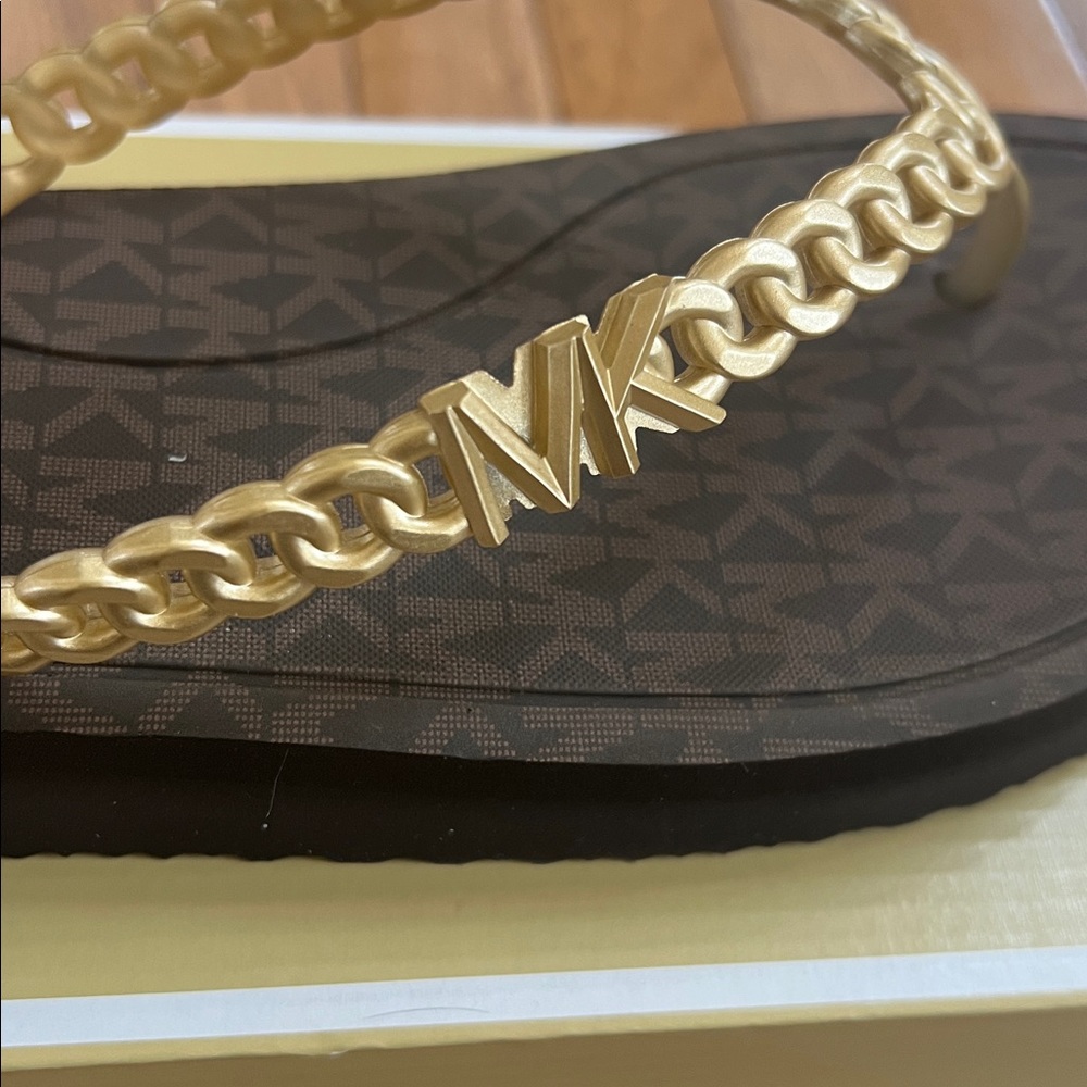 Michael Kors Zaza Slip-On Platform Flip Flop Sandals - Picture 4 of 9